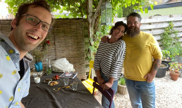Zegert met Arno en Mireille van The Holy Kauw Company