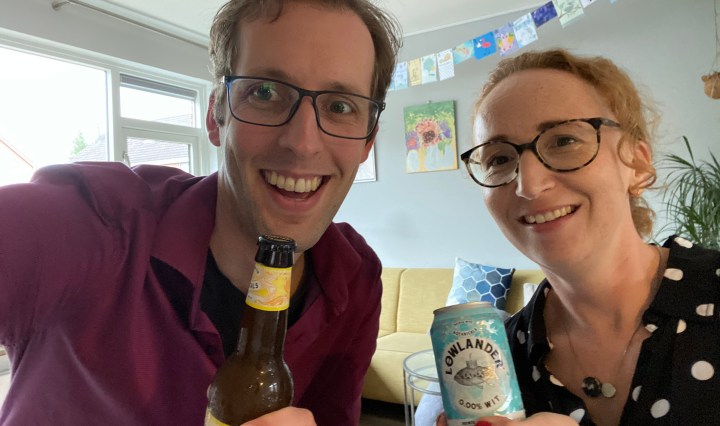 Zegert en Annemieke met Lowlander bieren