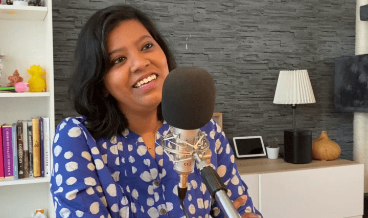 Paulami Joshi, schrijfster van De Bijbel van de Indiase Keuken, in het interview voor de foodpodcast Smaakmakers